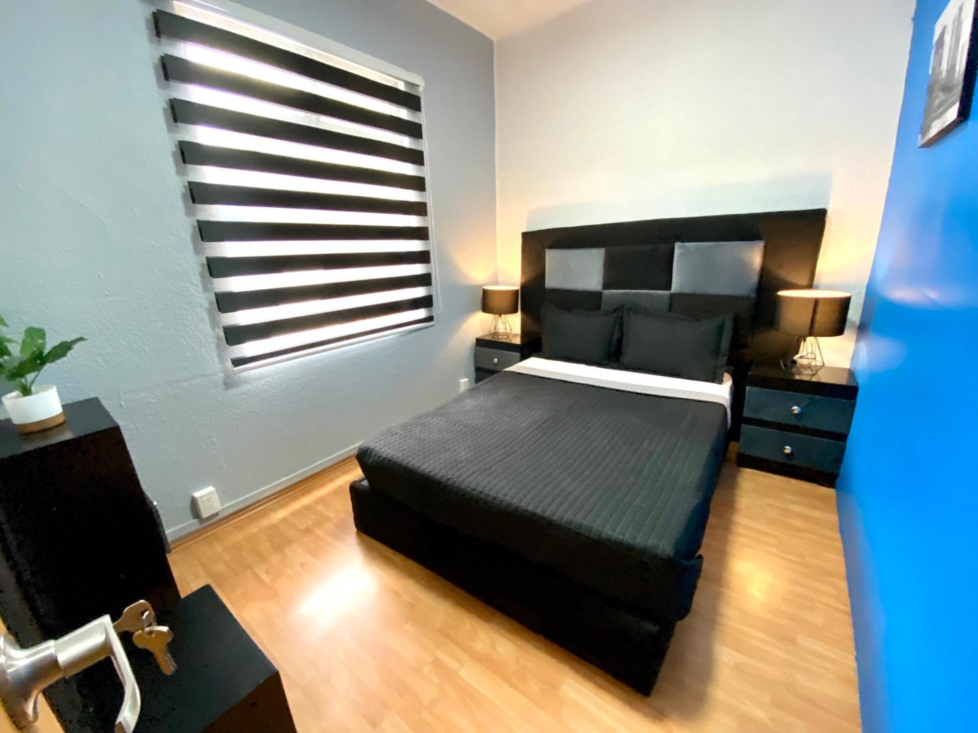 Roomies Hostel - World Trade Center Kota Meksiko Bagian luar foto