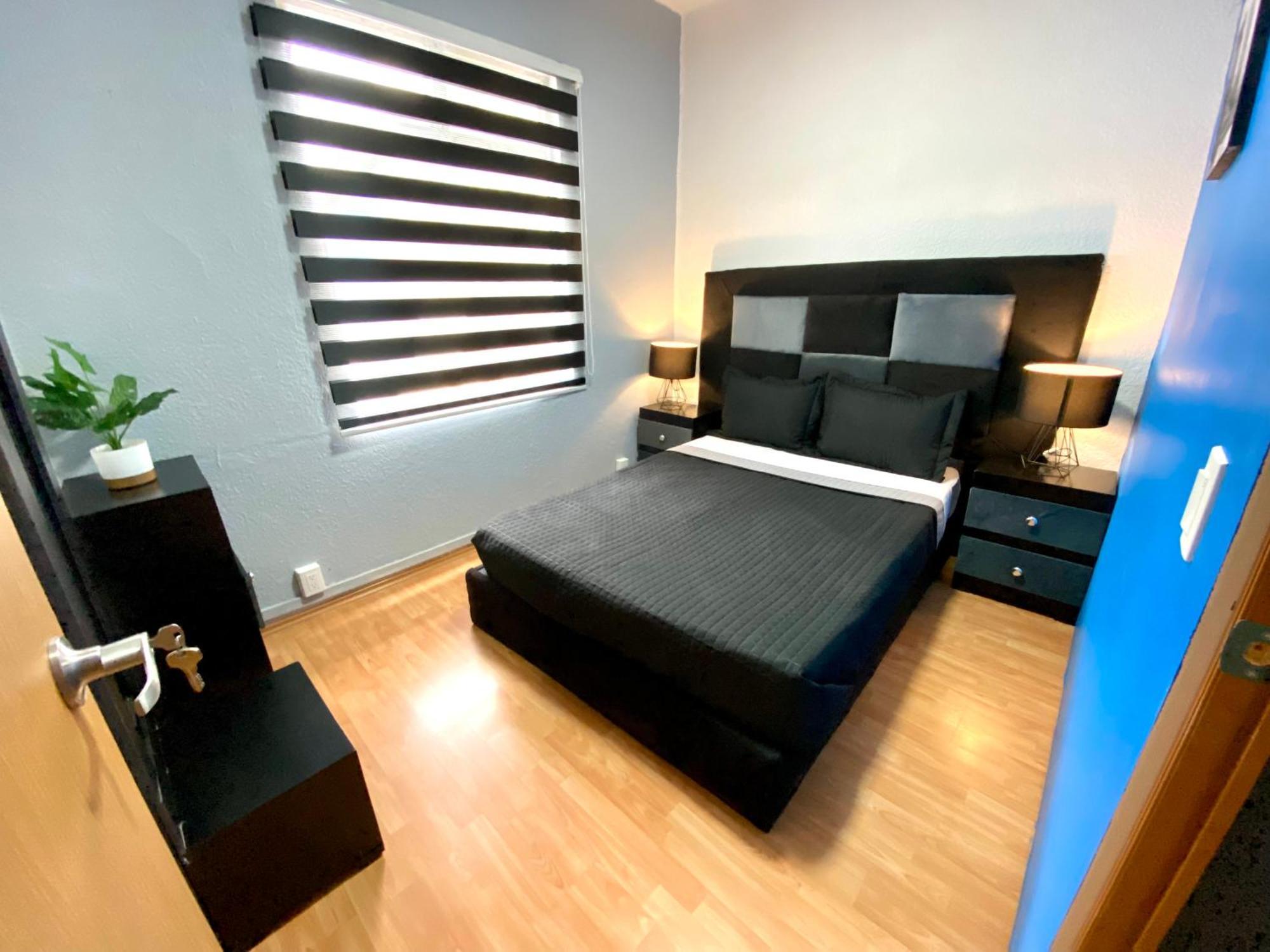 Roomies Hostel - World Trade Center Kota Meksiko Bagian luar foto