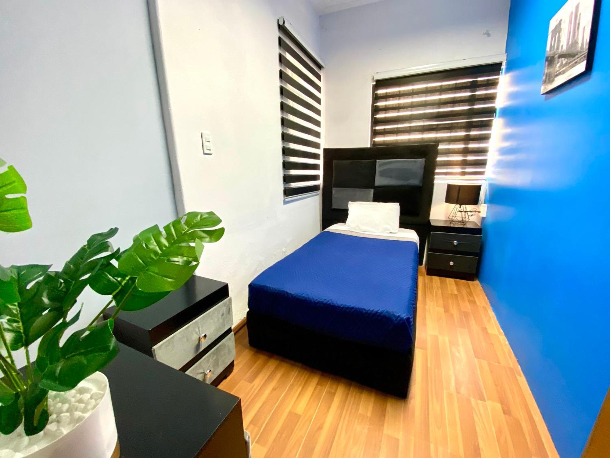 Roomies Hostel - World Trade Center Kota Meksiko Bagian luar foto